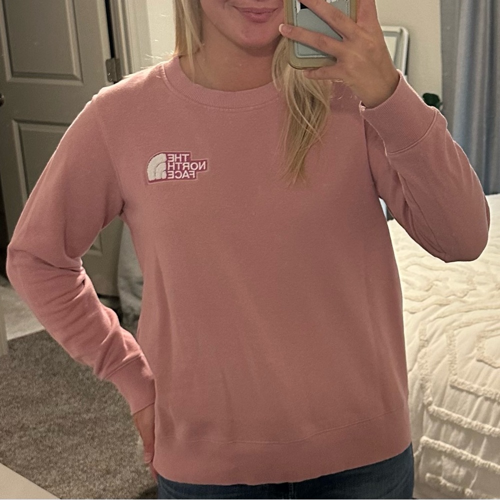 THE NORTH FACE - pink long sleeve crewneck